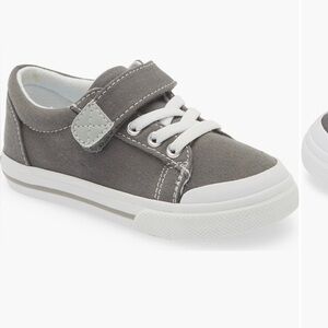 Footmates Jordan Sneakers Gray Little Kids Size 13 Wide